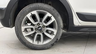 Used 2015 Hyundai i20 Active [2015-2020] 1.4 SX Diesel Manual tyres RIGHT REAR TYRE RIM VIEW