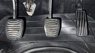 Used 2021 Mahindra XUV 300 W8 Petrol Petrol Manual interior PEDALS VIEW