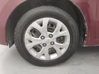 Used 2014 Hyundai Grand i10 [2013-2017] Magna 1.2 Kappa VTVT Petrol Manual tyres LEFT FRONT TYRE RIM VIEW