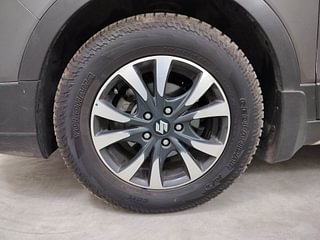 Used 2018 Maruti Suzuki S-Cross [2017-2020] Alpha 1.3 Diesel Manual tyres LEFT FRONT TYRE RIM VIEW