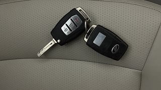 Used 2021 Mahindra XUV 300 W8 Petrol Petrol Manual extra CAR KEY VIEW