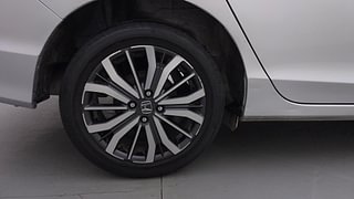 Used 2017 Honda City [2017-2020] VX CVT Petrol Automatic tyres RIGHT REAR TYRE RIM VIEW