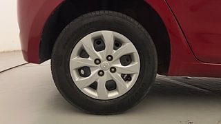 Used 2016 Hyundai Elite i20 [2014-2018] Magna 1.2 Petrol Manual tyres RIGHT REAR TYRE RIM VIEW