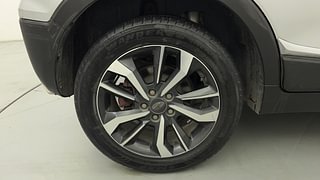Used 2019 Mahindra XUV 300 W8 (O) Diesel Diesel Manual tyres RIGHT REAR TYRE RIM VIEW