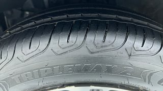 Used 2017 Honda City [2017-2020] V Diesel Diesel Manual tyres LEFT FRONT TYRE TREAD VIEW