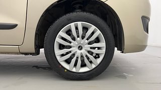 Used 2016 Maruti Suzuki Wagon R 1.0 [2010-2019] VXi Petrol Manual tyres RIGHT FRONT TYRE RIM VIEW