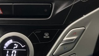 Used 2017 Maruti Suzuki Baleno [2015-2019] Zeta Petrol Petrol Manual top_features Rear defogger
