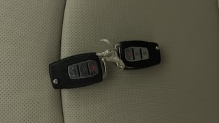 Used 2019 Mahindra XUV 300 W8 (O) Diesel Diesel Manual extra CAR KEY VIEW