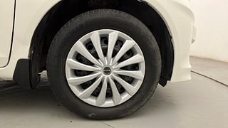 Used 2015 Honda Amaze [2013-2016] 1.2 S AT i-VTEC Petrol Automatic tyres RIGHT FRONT TYRE RIM VIEW