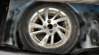 Used 2012 Maruti Suzuki Swift [2011-2015] ZXi ABS Petrol Manual tyres SPARE TYRE VIEW