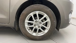 Used 2018 Maruti Suzuki Swift [2017-2021] ZXi AMT Petrol Automatic tyres RIGHT FRONT TYRE RIM VIEW