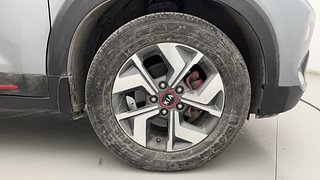 Used 2021 Kia Sonet GTX Plus 1.5 AT Diesel Automatic tyres RIGHT FRONT TYRE RIM VIEW