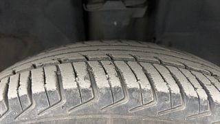 Used 2019 Renault Kwid [2015-2019] 1.0 RXT AMT Petrol Automatic tyres RIGHT FRONT TYRE TREAD VIEW