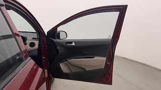 Used 2016 Hyundai Grand i10 [2013-2017] Sportz 1.1 CRDi Diesel Manual interior RIGHT FRONT DOOR OPEN VIEW