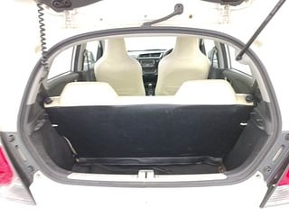 Used 2017 Honda Brio [2017-2018] VX MT Petrol Manual interior DICKY INSIDE VIEW