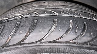 Used 2011 Ford Figo [2010-2015] Duratec Petrol ZXI 1.2 Petrol Manual tyres RIGHT REAR TYRE TREAD VIEW