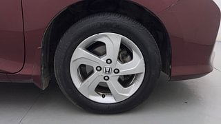 Used 2016 Honda City [2014-2017] VX CVT Petrol Automatic tyres RIGHT FRONT TYRE RIM VIEW