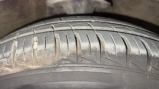 Used 2015 Hyundai i10 [2010-2016] Magna Petrol Petrol Manual tyres RIGHT FRONT TYRE TREAD VIEW