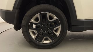Used 2019 JEEP Compass [2019-2021] Trailhawk (O) 2.0 4x4 Diesel Automatic tyres RIGHT REAR TYRE RIM VIEW