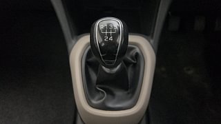 Used 2016 Hyundai Grand i10 [2013-2017] Sportz 1.1 CRDi Diesel Manual interior GEAR  KNOB VIEW