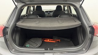Used 2018 Hyundai Elite i20 [2014-2018] Sportz 1.2 Petrol Manual interior DICKY INSIDE VIEW