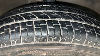 Used 2013 Maruti Suzuki Wagon R 1.0 [2010-2019] LXi Petrol Manual tyres RIGHT FRONT TYRE TREAD VIEW