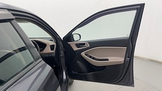 Used 2017 Hyundai Elite i20 [2014-2018] Sportz 1.2 Petrol Manual interior RIGHT FRONT DOOR OPEN VIEW