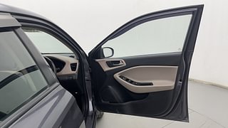 Used 2018 Hyundai Elite i20 [2014-2018] Sportz 1.2 Petrol Manual interior RIGHT FRONT DOOR OPEN VIEW