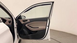 Used 2020 Hyundai Elite i20 [2018-2020] Sportz Plus 1.2 Petrol Manual interior RIGHT FRONT DOOR OPEN VIEW