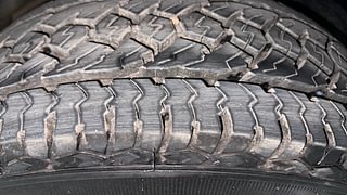 Used 2014 Renault Duster [2012-2015] 110 PS RxL Diesel Manual tyres LEFT REAR TYRE TREAD VIEW