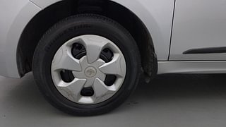 Used 2017 Tata Tiago [2016-2020] XTA Petrol Automatic tyres LEFT FRONT TYRE RIM VIEW