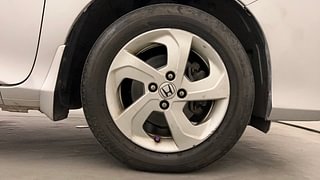 Used 2015 Honda City [2014-2017] VX CVT Petrol Automatic tyres RIGHT FRONT TYRE RIM VIEW