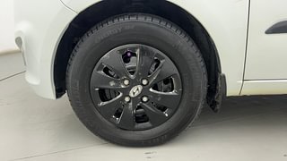 Used 2013 Hyundai i10 [2010-2016] Magna 1.2 Petrol Petrol Manual tyres LEFT FRONT TYRE RIM VIEW