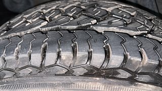 Used 2014 Renault Duster [2012-2015] 110 PS RxL Diesel Manual tyres RIGHT REAR TYRE TREAD VIEW