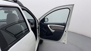 Used 2014 Renault Duster [2012-2015] 110 PS RxL Diesel Manual interior RIGHT FRONT DOOR OPEN VIEW