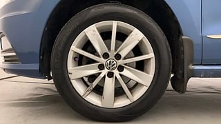 Used 2016 Volkswagen Ameo [2016-2020] Highline1.5L (D) Diesel Manual tyres LEFT FRONT TYRE RIM VIEW