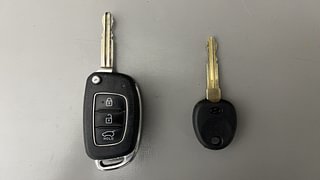 Used 2018 Hyundai Elite i20 [2014-2018] Sportz 1.2 Petrol Manual extra CAR KEY VIEW