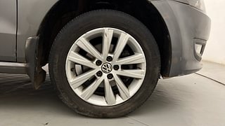 Used 2014 Volkswagen Polo [2010-2014] Highline1.2L (P) Petrol Manual tyres RIGHT FRONT TYRE RIM VIEW