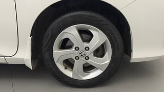 Used 2015 Honda City [2014-2017] VX CVT Petrol Automatic tyres RIGHT FRONT TYRE RIM VIEW