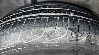 Used 2015 honda Jazz VX Petrol Manual tyres RIGHT REAR TYRE TREAD VIEW