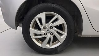 Used 2015 honda Jazz VX Petrol Manual tyres RIGHT REAR TYRE RIM VIEW