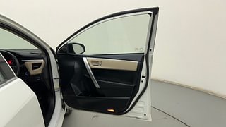 Used 2015 Toyota Corolla Altis [2014-2017] VL AT Petrol Petrol Automatic interior RIGHT FRONT DOOR OPEN VIEW