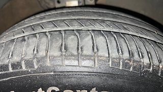 Used 2015 Volkswagen Vento [2015-2019] Highline Diesel AT Diesel Automatic tyres RIGHT FRONT TYRE TREAD VIEW