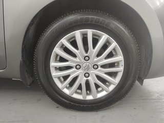 Used 2017 Maruti Suzuki Dzire [2017-2020] ZXi AMT Petrol Automatic tyres RIGHT FRONT TYRE RIM VIEW