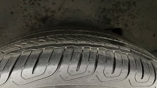 Used 2015 Toyota Corolla Altis [2014-2017] VL AT Petrol Petrol Automatic tyres RIGHT REAR TYRE TREAD VIEW