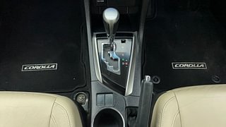 Used 2015 Toyota Corolla Altis [2014-2017] VL AT Petrol Petrol Automatic interior GEAR  KNOB VIEW