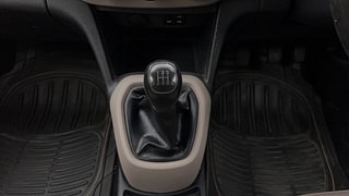 Used 2017 Hyundai Xcent [2017-2019] E+ CNG (Outside Fitted) Petrol+cng Manual interior GEAR  KNOB VIEW