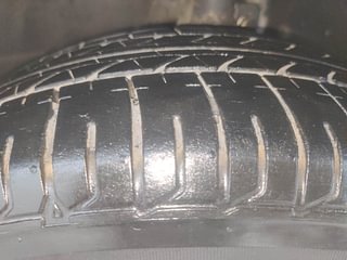 Used 2017 Maruti Suzuki Dzire [2017-2020] ZXi AMT Petrol Automatic tyres RIGHT FRONT TYRE TREAD VIEW