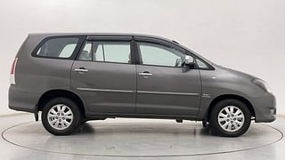 Used 2011 Toyota Innova [2008-2013] 2.5 V 8 STR Diesel Manual exterior RIGHT SIDE VIEW