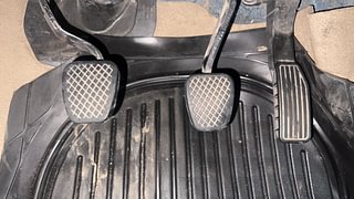 Used 2016 Honda City [2014-2017] V Petrol Manual interior PEDALS VIEW